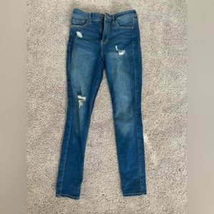 Hollister Jeans size 1s
